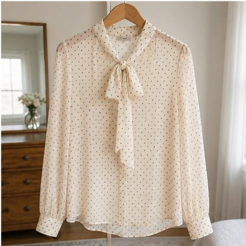 Ivory Lace Trim Top